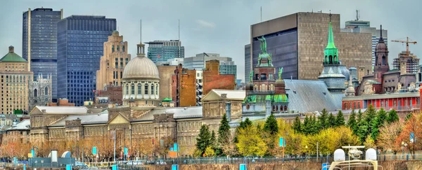 Panoramisch uitzicht van het oude Montreal met Bonsecours markt - Canada — Stockfoto