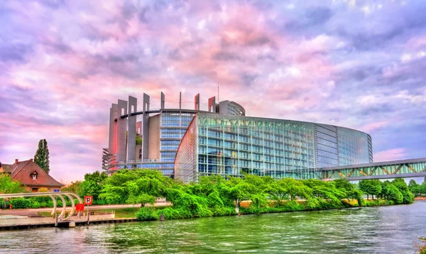 Луїза Вайс будівлі Європейського парламенту у Страсбурзі, Франція — стокове фото