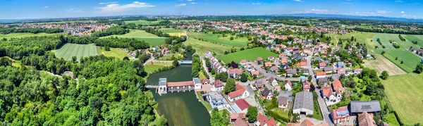 Panorama aereo di Eschau, un villaggio vicino Strasburgo - Grand Est, Francia — Foto Stock