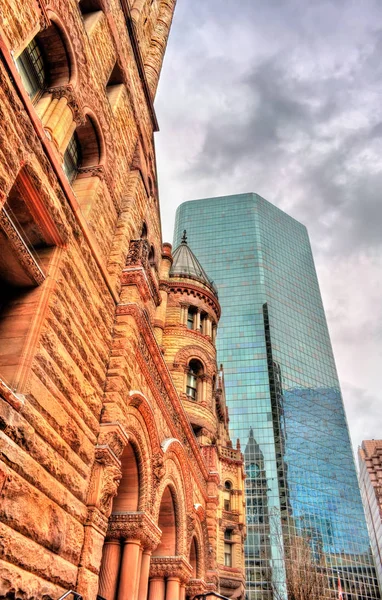 Old City Hall, en romansk civic byggnad och tingshuset i Toronto, Kanada — Stockfoto