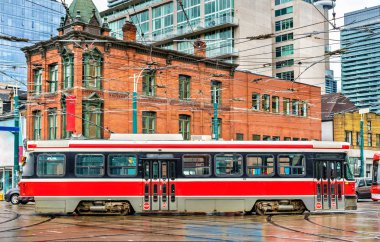 Şehir tramvay Toronto, Kraliçe St Batı - Spadina Ave