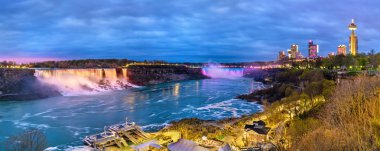 Niagara Falls Kanada'dan panoramik manzaralı akşam