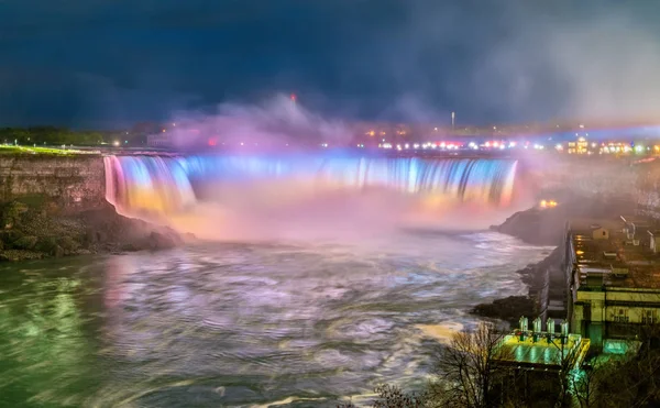 Horseshoe Falls, také známý jako kanadský Falls u Niagarských vodopádů — Stock fotografie