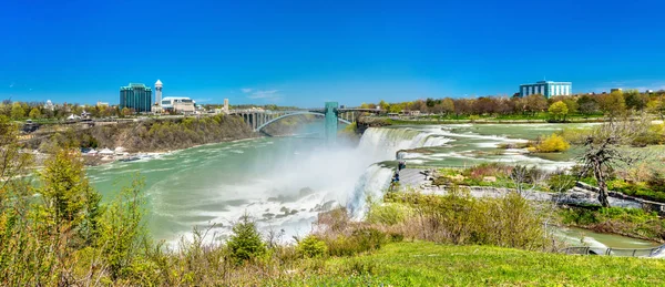 Le cascate americane alle Cascate del Niagara - New York, USA — Foto Stock