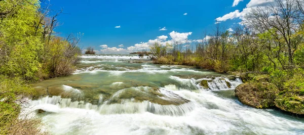 Річка Ніагара, видно з острова кози - Нью-Йорк, США — стокове фото