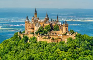 Hohenzollern Kalesi Swabian Alpleri'nde - Baden Wurttemberg, Almanya
