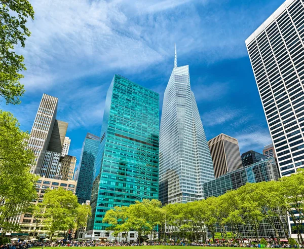 Byggnader i Bryant Park i New York City — Stockfoto