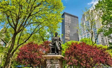 Manhattan, New York'ta Madison Square Park'ta William Seward heykeli