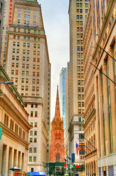 Visa Trefaldighetskyrkan i Manhattan, New York City — Stockfoto