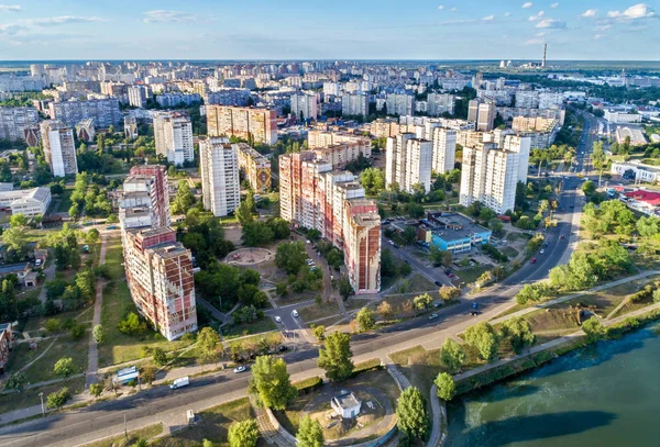 Pohled z ptačí perspektivy na okres Troieshchyna v Kyjevě, Ukrajina — Stock fotografie