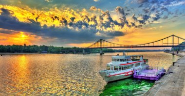 Sunrise Dnieper Nehri Kiev, Ukrayna