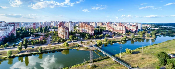 Pohled z ptačí perspektivy na okres Troieshchyna v Kyjevě, Ukrajina — Stock fotografie