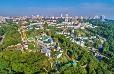 Ukrayna 'nın başkenti Kiev' deki Pechersk Lavra 'nın hava manzarası