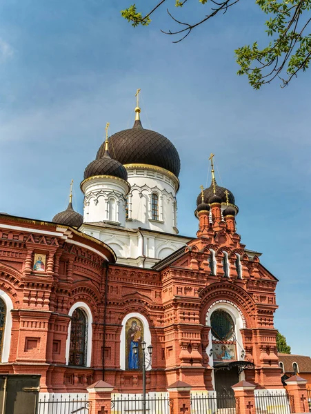 A templom a Theotokos Tikhvin-Toulouse - Moscow Region, Oroszország — Stock Fotó