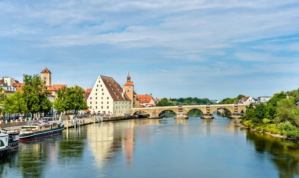 Pohled na Regensburg s Dunajem v Německu — Stock fotografie