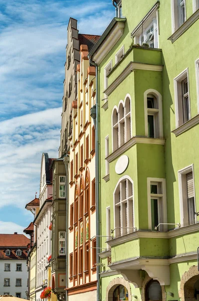 Gebouwen in de oude stad van Regensburg, Duitsland — Stockfoto