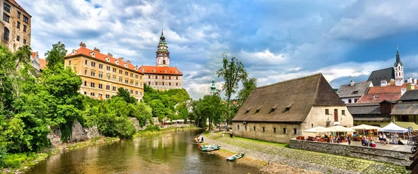 Blick auf die Stadt Cesky krumlov, ein UNESCO-Weltkulturerbe in der Tschechischen Republik — Stockfoto