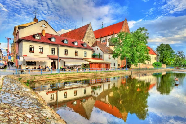Kilise kutsal bakire Meryem Ceske Budejovice, Çek Cumhuriyeti için sunum
