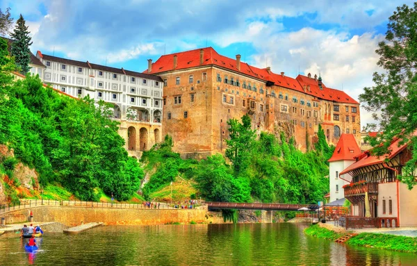 Pohled na hrad Český Krumlov v České republice — Stock fotografie