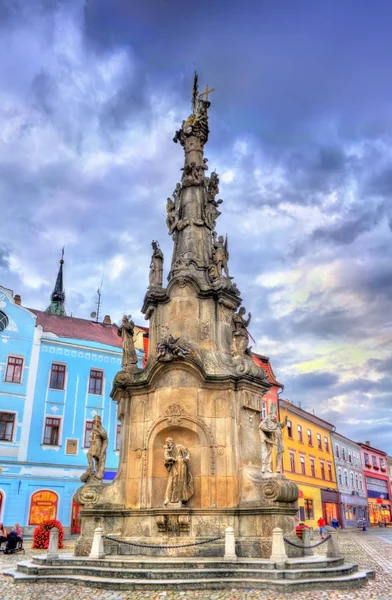 Mariánský sloup na hlavním náměstí Jindřichův Hradec, Česká republika — Stock fotografie