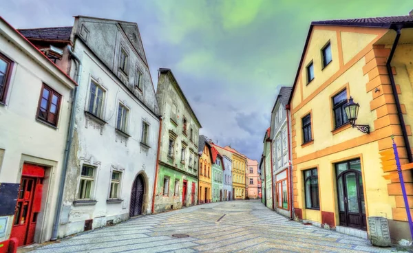 Huizen in de oude binnenstad van de stad van Jindrichuv Hradec, Tsjechië — Stockfoto