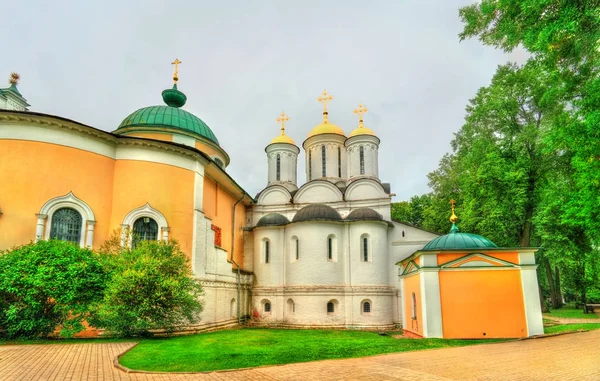 Спасо-Преображенский или Преображенский монастырь в Ярославле — стоковое фото