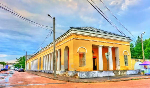 Gostiny Dvor, provincial Neoclassical trading arcades in Kostroma, Russia — Stock Photo, Image