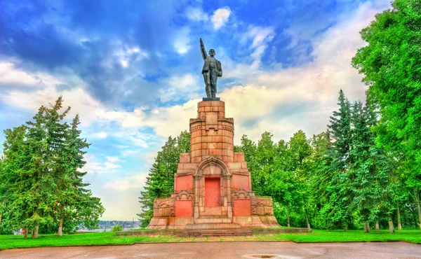Sovjet-monument van Vladimir Lenin in Kostroma, Rusland — Stockfoto
