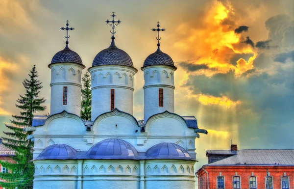 Monastère Rizopolozhensky à Suzdal, région de Vladimir, l'anneau d'or de la Russie — Photo