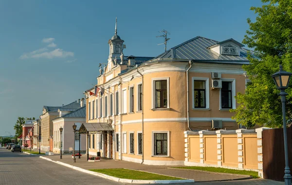 Tradiční domy na ulici Ivan Lazhechnikov ve městě Kolomna, Rusko — Stock fotografie