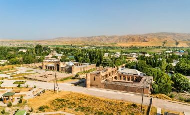Görünümü Nav Hisor kale, Tacikistan üzerinden ve medreseler Kuhna