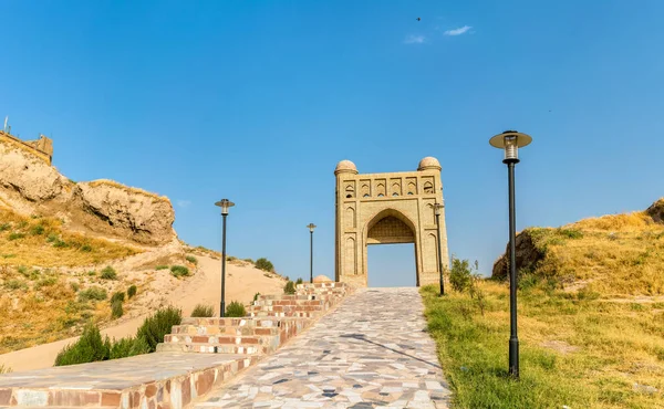 Eingang zu seiner Festung in Tadschikistan — Stockfoto
