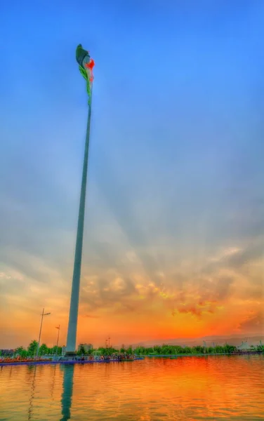 Tajikistan flag on the second tallest in the world flagpole. Dushanbe — Stock Photo, Image