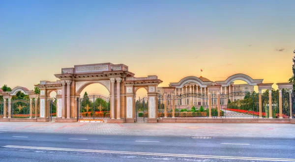 Palace of Nations, uppehållet av ordförande av Tadzjikistan, i Dushanbe — Stockfoto