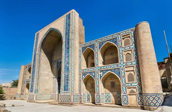 Ulugbek Madrasa en Bujará, Uzbekistán — Foto de Stock
