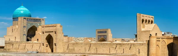 Panoramautsikt över den medeltida staden Bukhara, Uzbekistan — Stockfoto