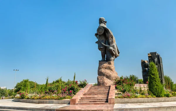 Памятник Джалал ад-Дину Мингбурну в Ургенче, Узбекистан — стоковое фото