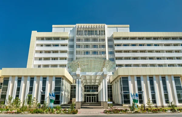 Tashkent medicinska akademin i Urgench, Uzbekistan — Stockfoto