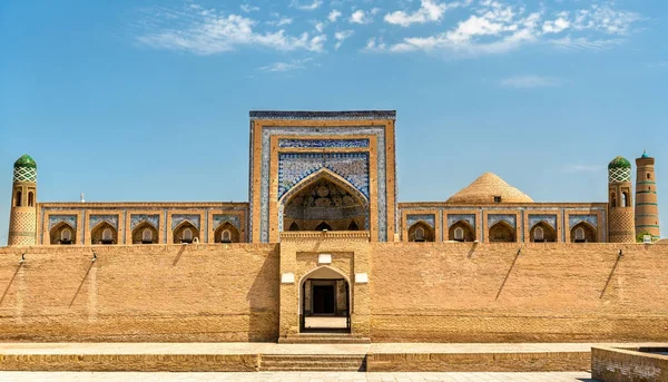 Mohammed Rahim Khan Medresa at a Itchan Kala, a régi város Khiva, Üzbegisztán — Stock Fotó