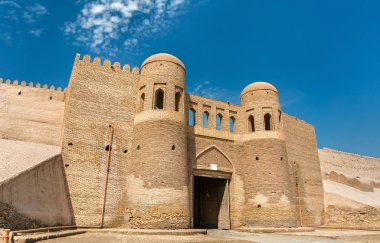 Giriş kapısı Ichan Kala antik kentin duvarında. Hiva, Özbekistan