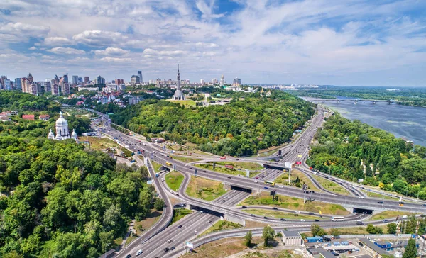 Aerial view of a turbine road interchange in Kiev, Ukraine — Stock Photo, Image