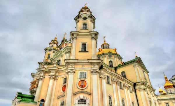 Успенский собор Почаевской лавры в Украине — стоковое фото
