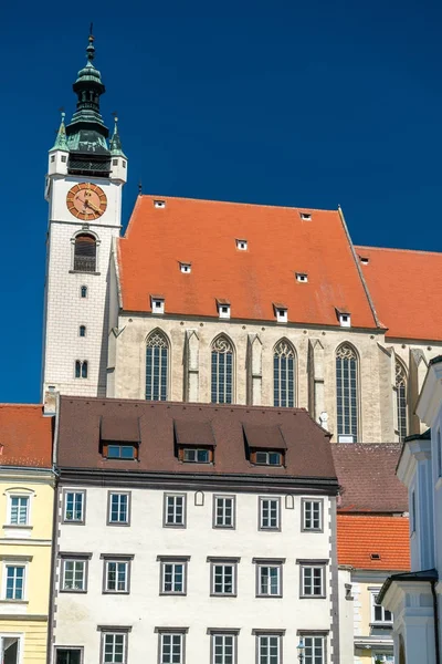 Piaristenkirche veya Frauenbergkirche, Krems bir kilisede am Donau, Avusturya — Stok fotoğraf