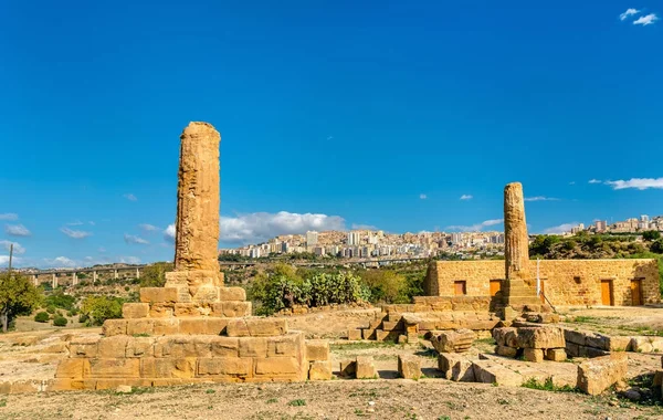 Resti del Tempio di Vulcano nella Valle dei Templi - Agrigento, Sicilia — Foto Stock