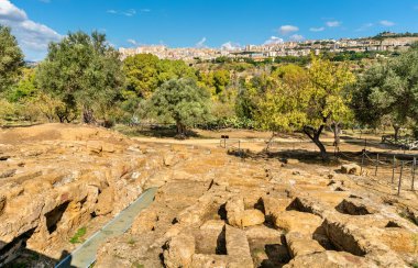Agrigento - Sicilya, İtalya tapınaklar vadisinde antik Yunan Harabeleri