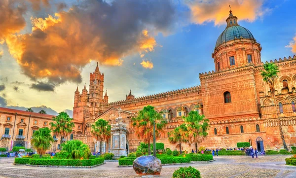 Catedral de Palermo, Patrimonio de la Humanidad por la UNESCO en Sicilia, Italia —  Fotos de Stock