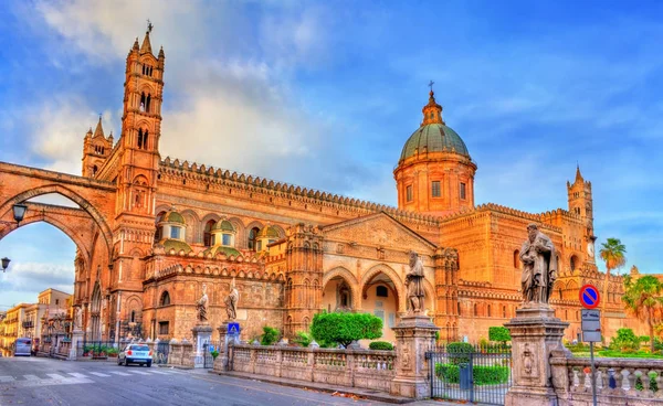 Ο καθεδρικός ναός του Παλέρμο, μνημείο παγκόσμιας κληρονομιάς της UNESCO στη Σικελία, Ιταλία — Φωτογραφία Αρχείου