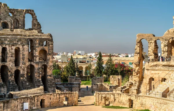 Амфитеатр Эль-Джем, объект мирового наследия ЮНЕСКО в Тунисе — стоковое фото