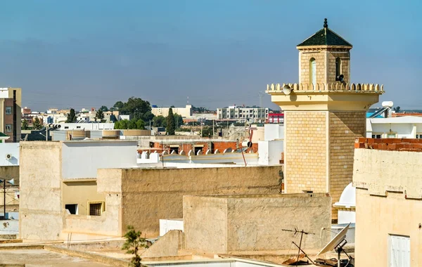 Widok miasta El Jem od ruin rzymskiego amfiteatru, Tunezja. — Zdjęcie stockowe