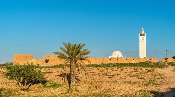 Widok z Ksar Ouled Boubaker w Tunezji — Zdjęcie stockowe
